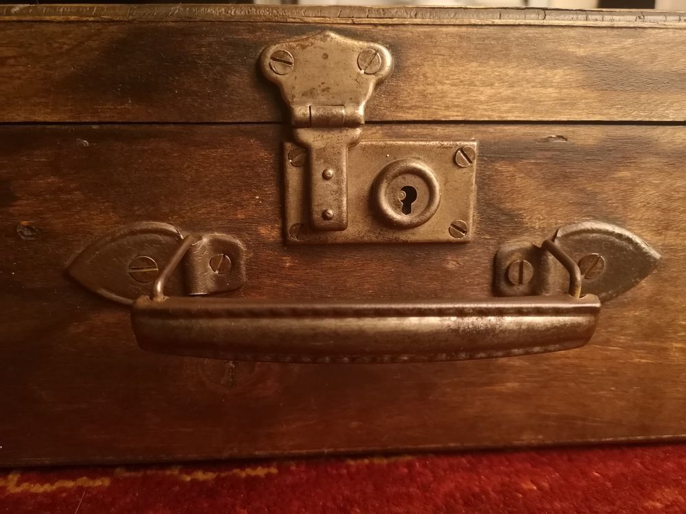 Uncompartmentalized painter's briefcase/suitcase - 1930s/1940s
