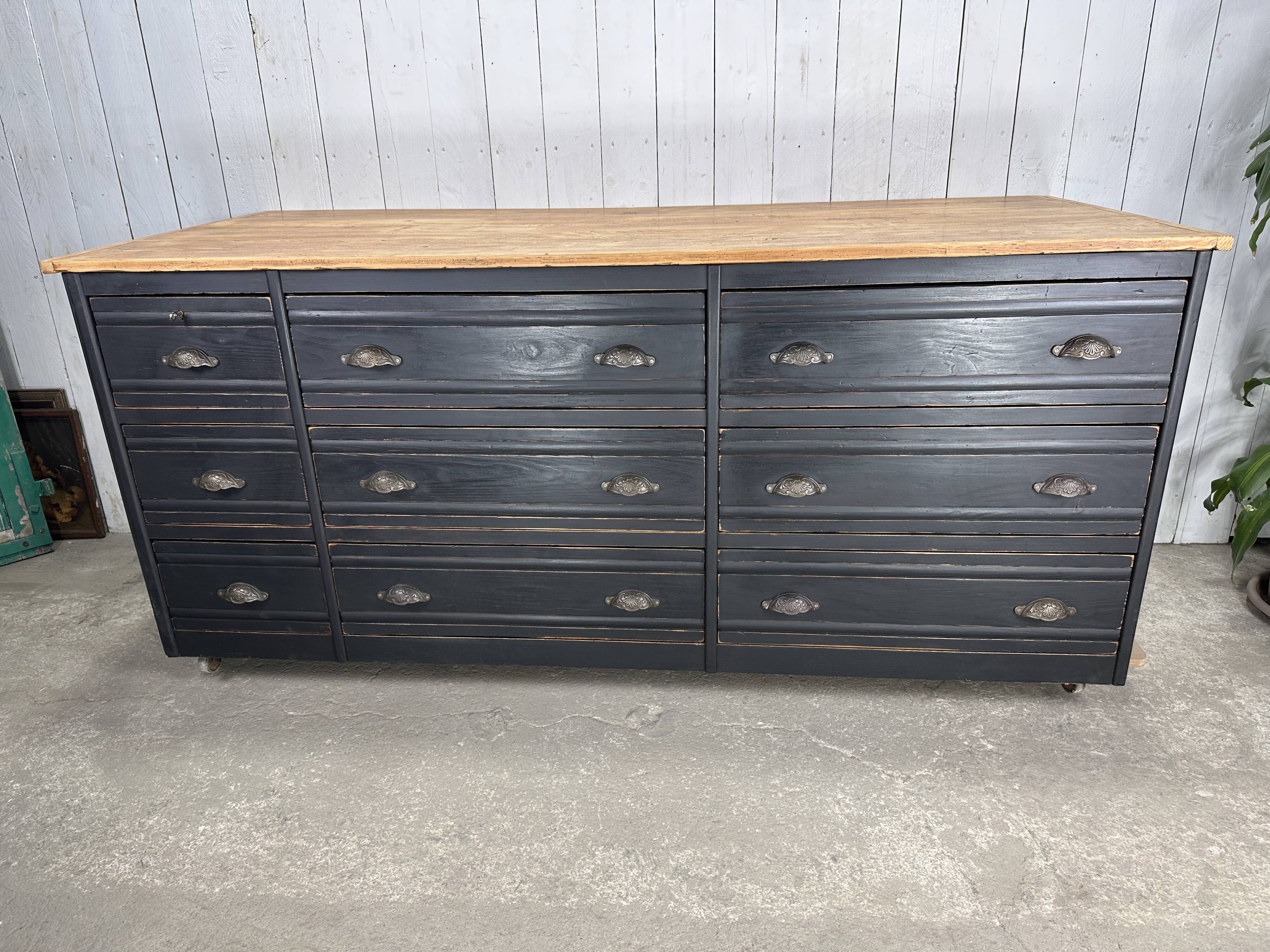 Kitchen island counter