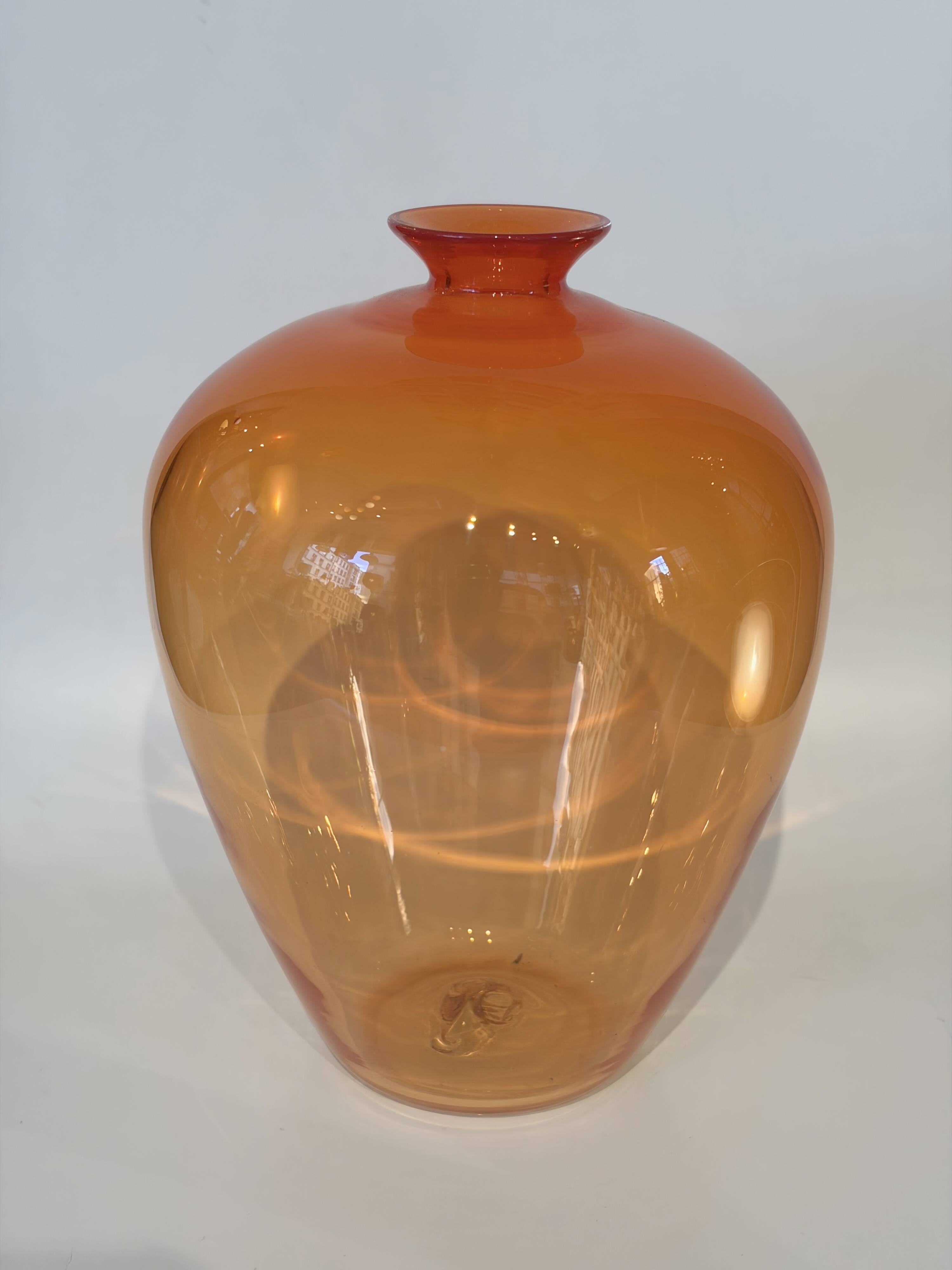 Blown glass vase, V from B, Ornaments
