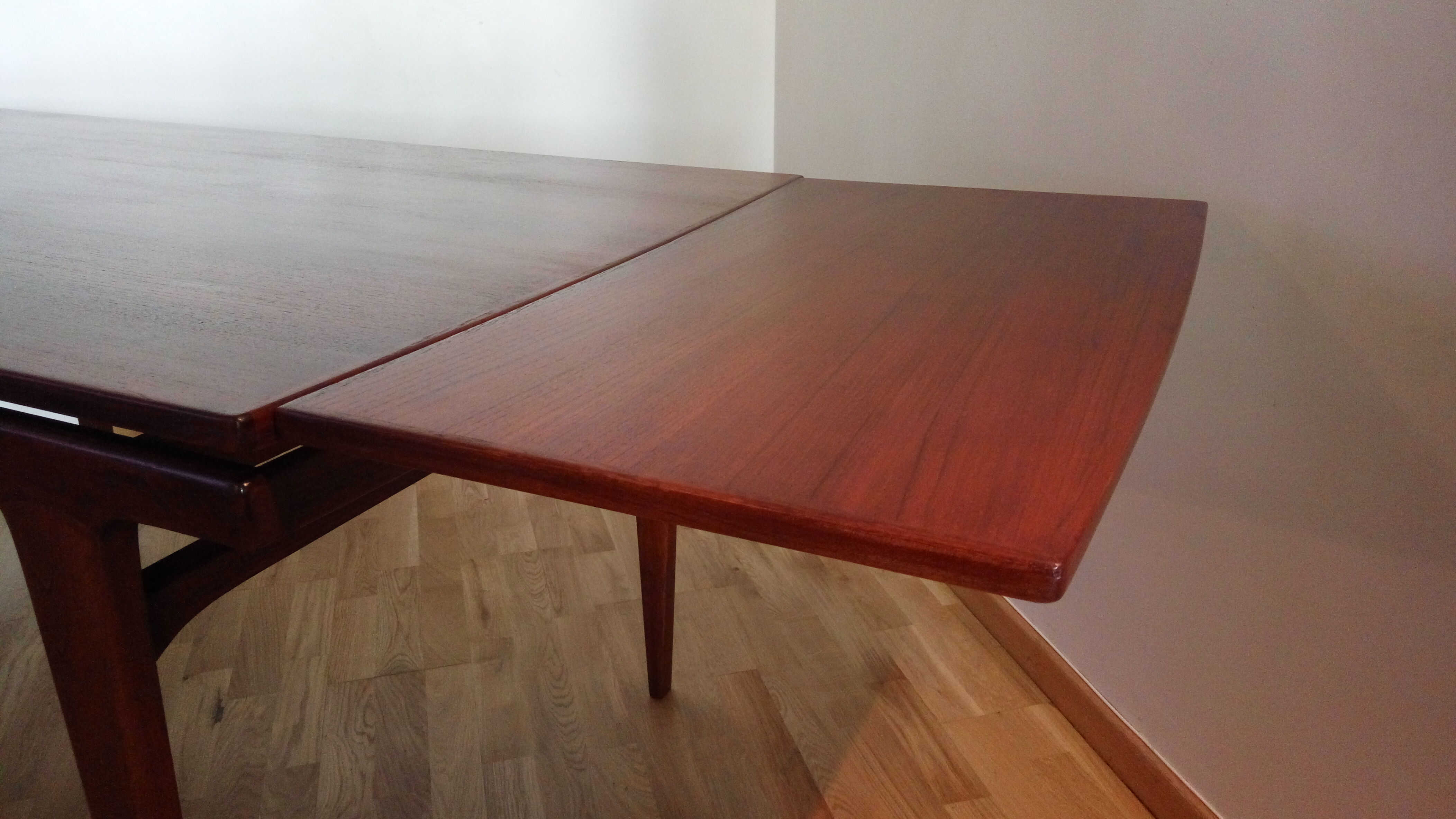 Table by Johannes Andersen