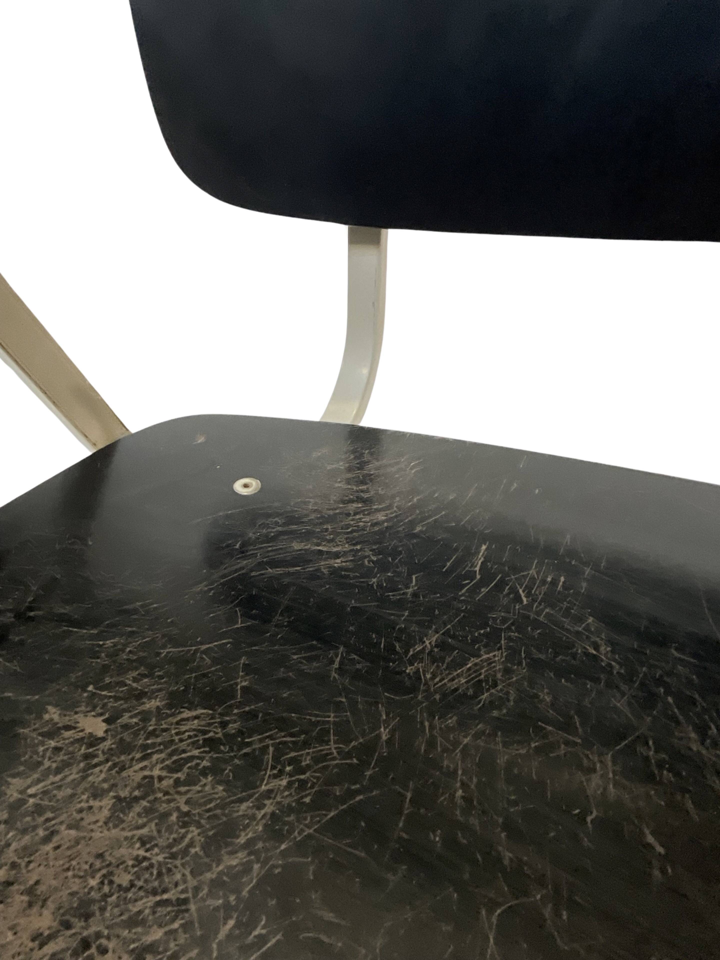 Friso Kramer Revolt arm chair for Ahrend de Cirkel 1953