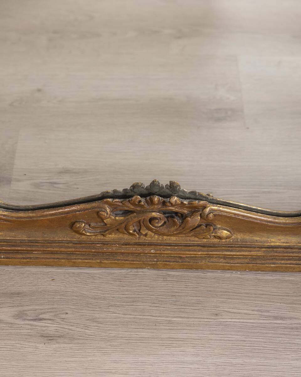 EARLY 20TH CENTURY BAROQUE-STYLE GOLDEN WOODEN WALL MIRROR