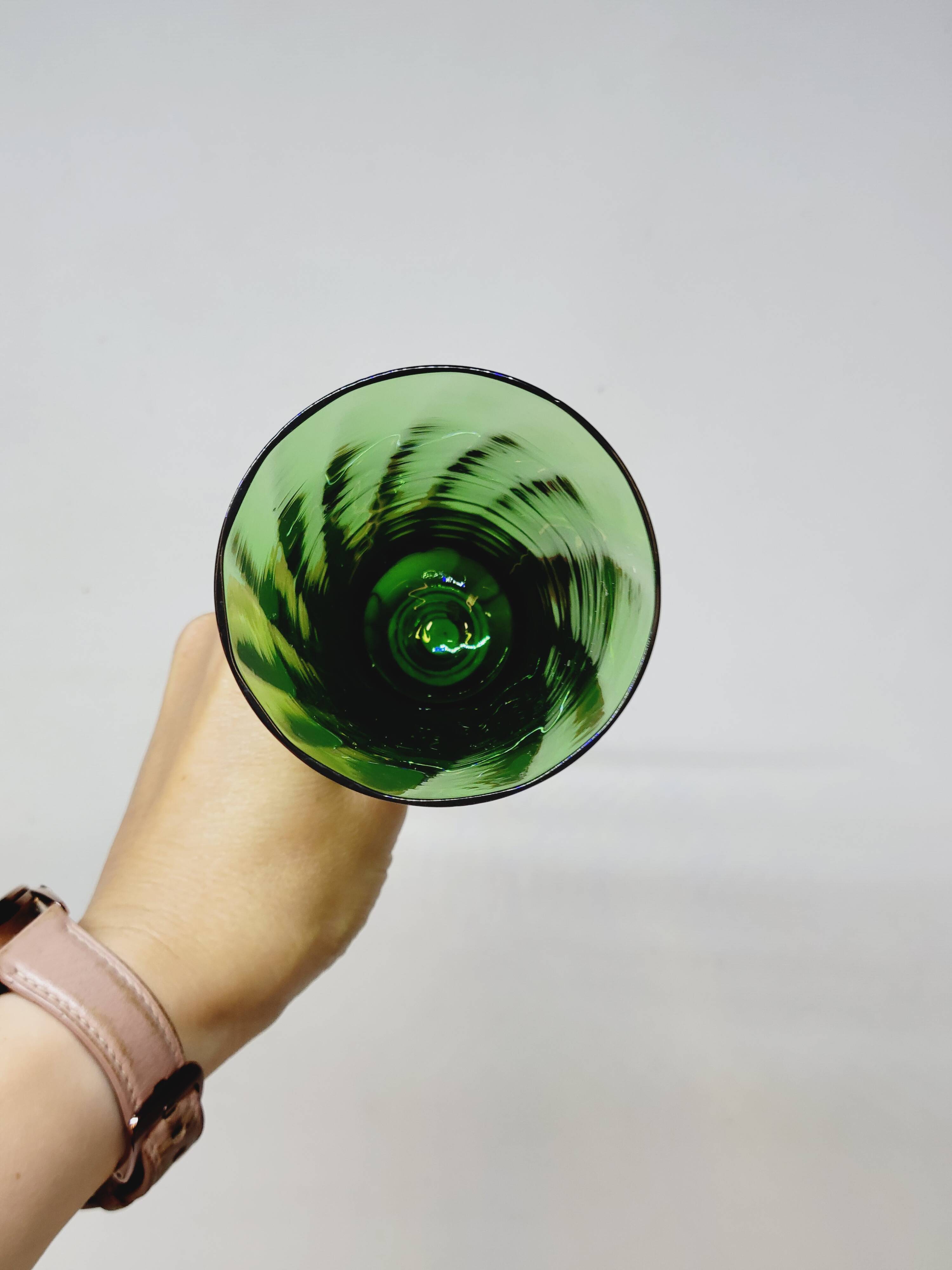 6 Champagne Flutes in Twisted Blown Glass 2 Colors Green and Amber