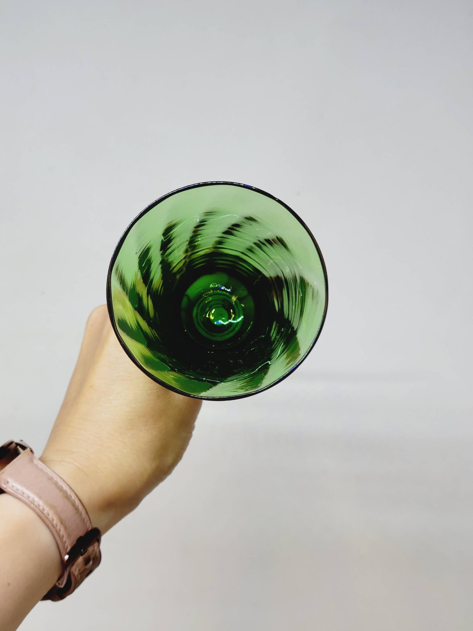 6 Champagne Flutes in Twisted Blown Glass 2 Colors Green and Amber