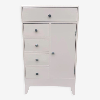 Asymmetrical chest of drawers