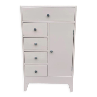 Asymmetrical chest of drawers