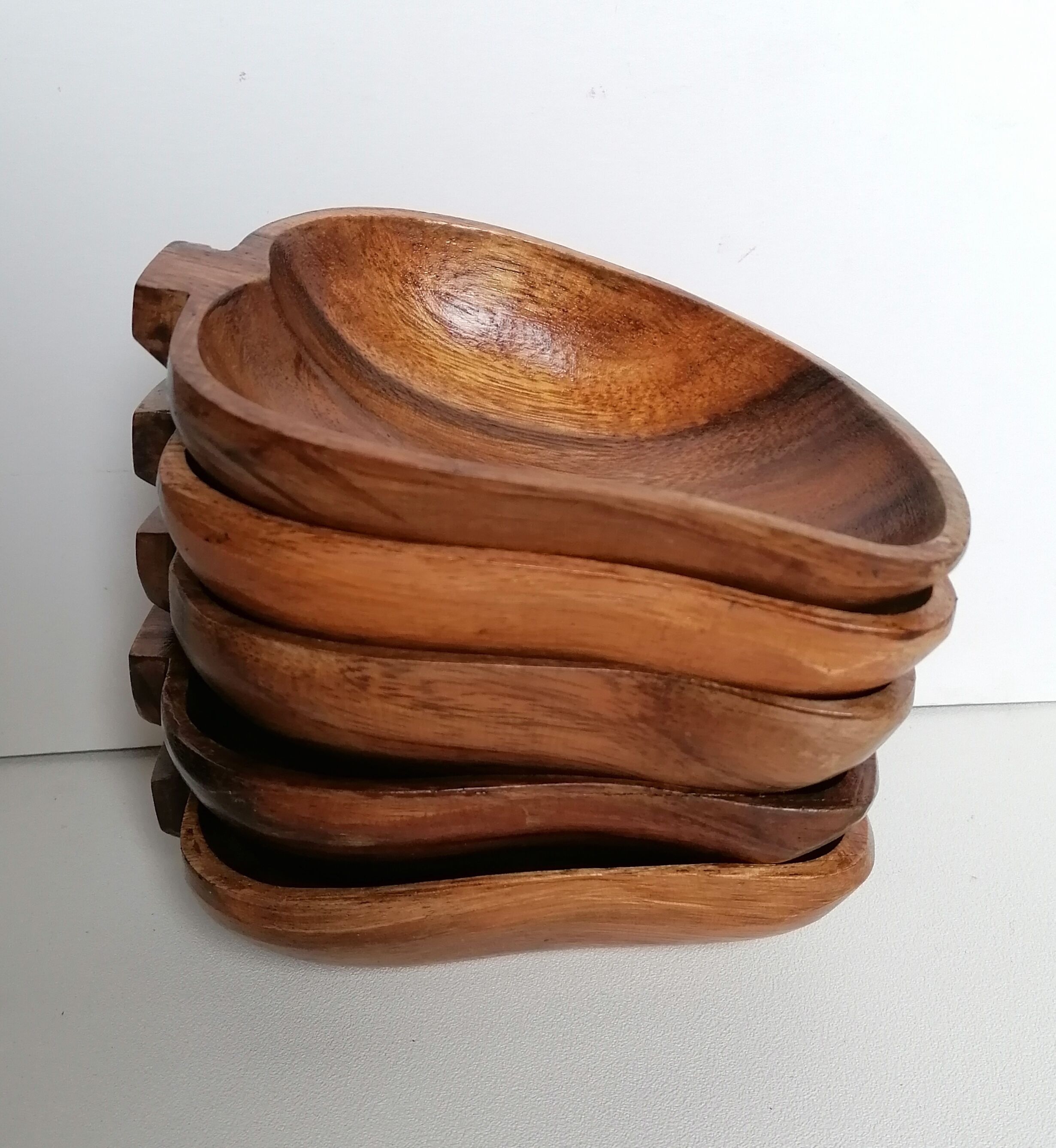 5 pear-shaped teak wood cups
