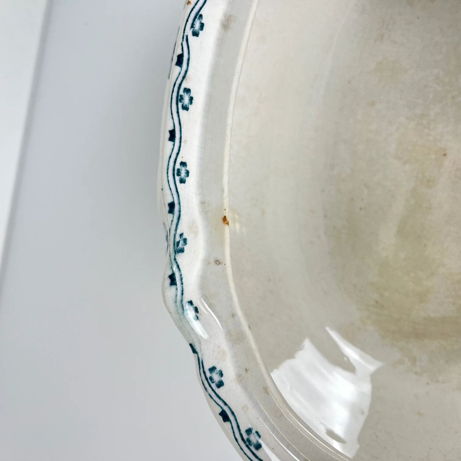 Vegetable dish Villeroy & Boch model "Clover - Klee", blue, 1890-1900