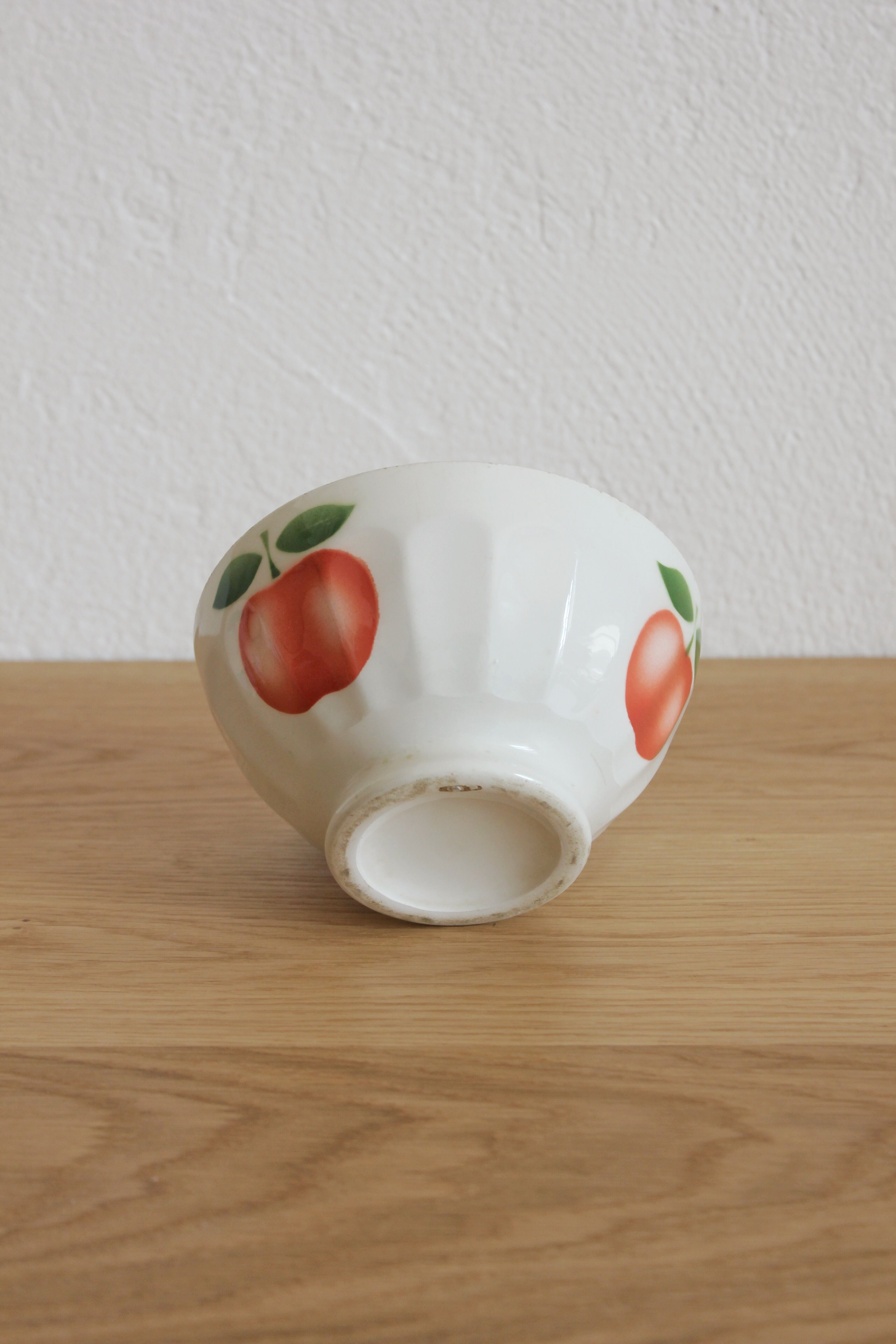Old earthenware bowl iron earth Moulin des Loups apple decoration