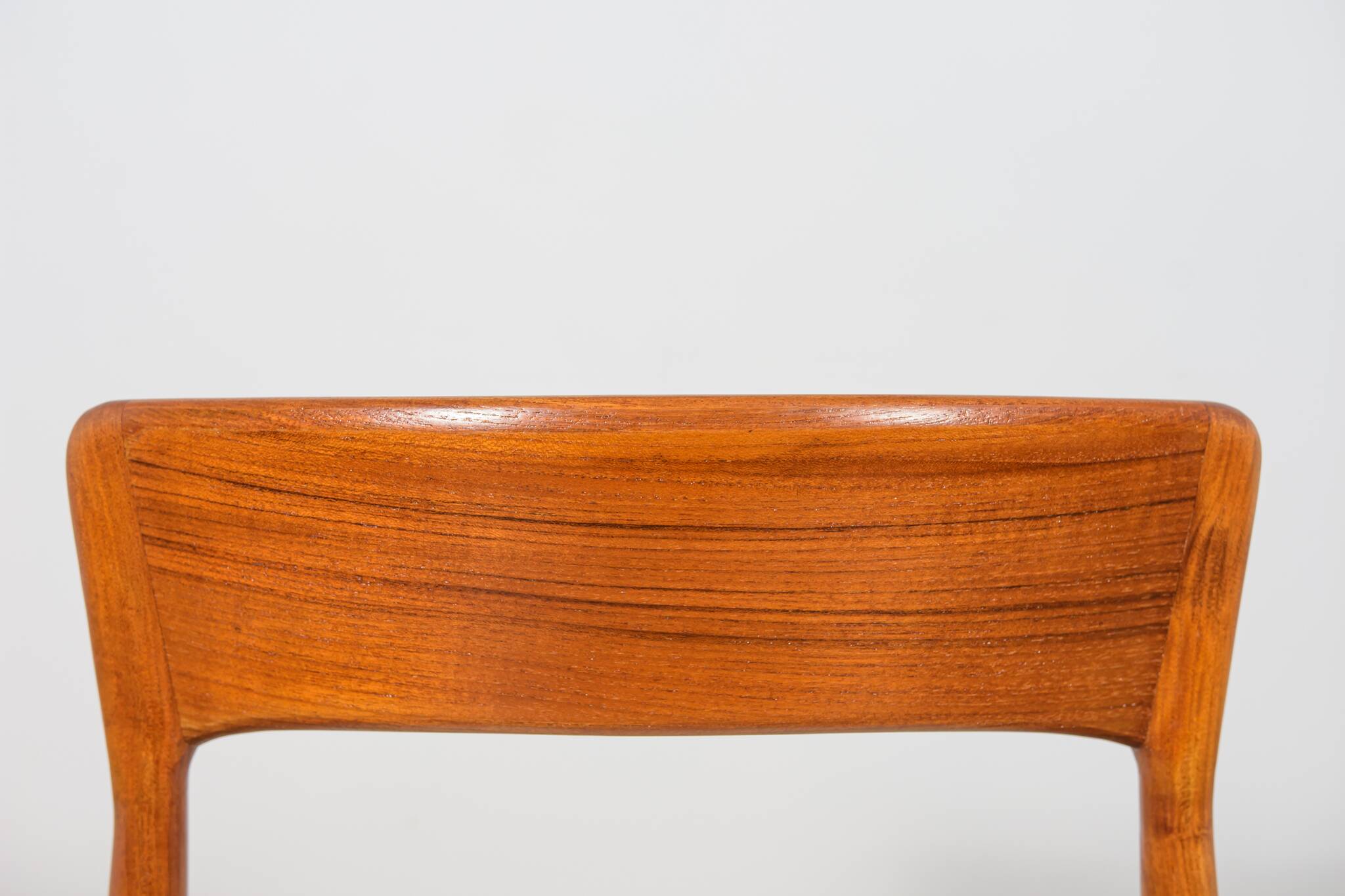 Mid-Century Modern Teak Dining Chairs model 26 by Henry Kjærnulf  for Korup