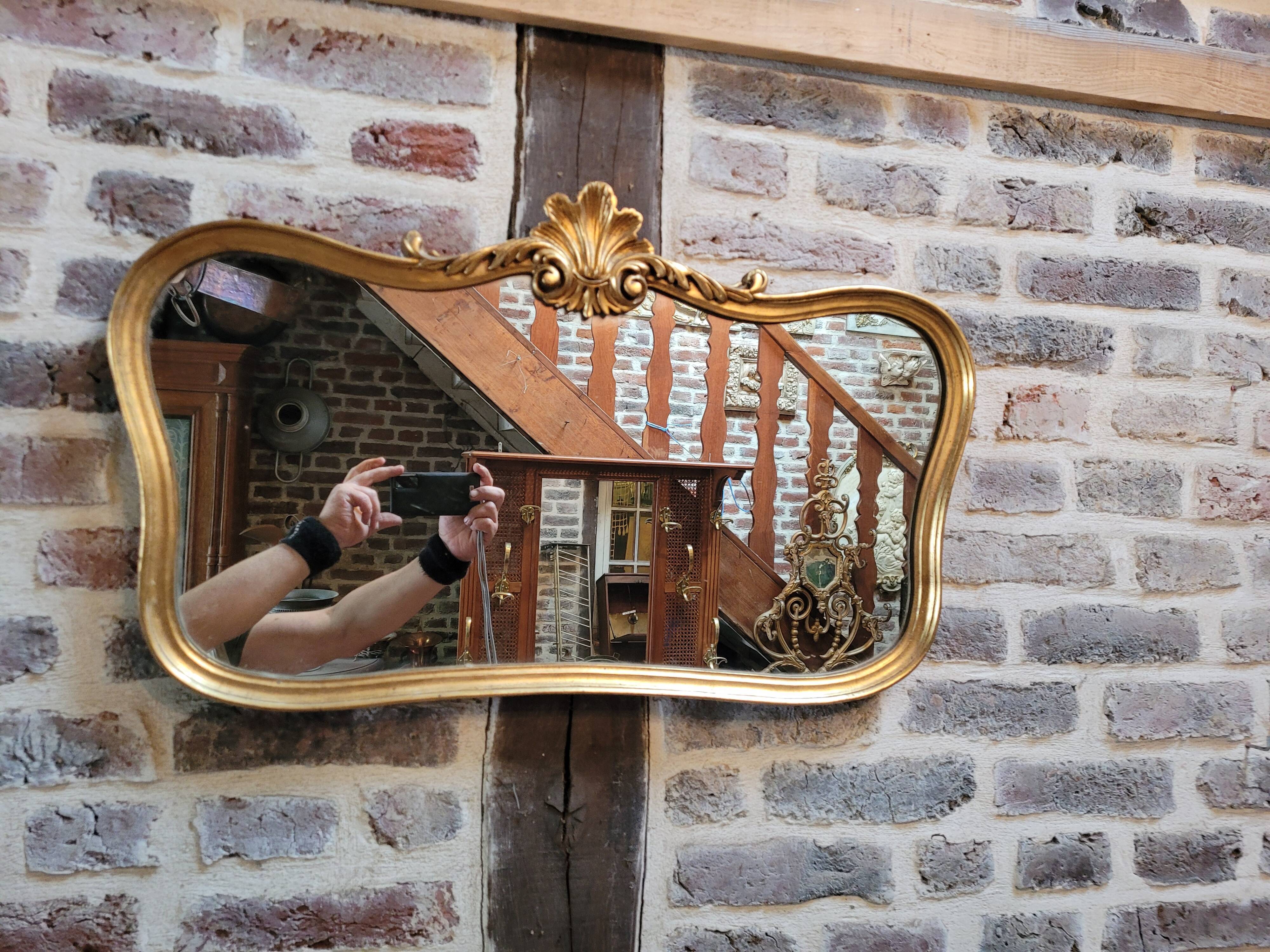 Miroir doré style Louis XV