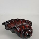 Empty ceramic pocket in the shape of a shell