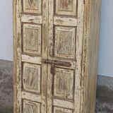 Armoire ancienne jaune en bois