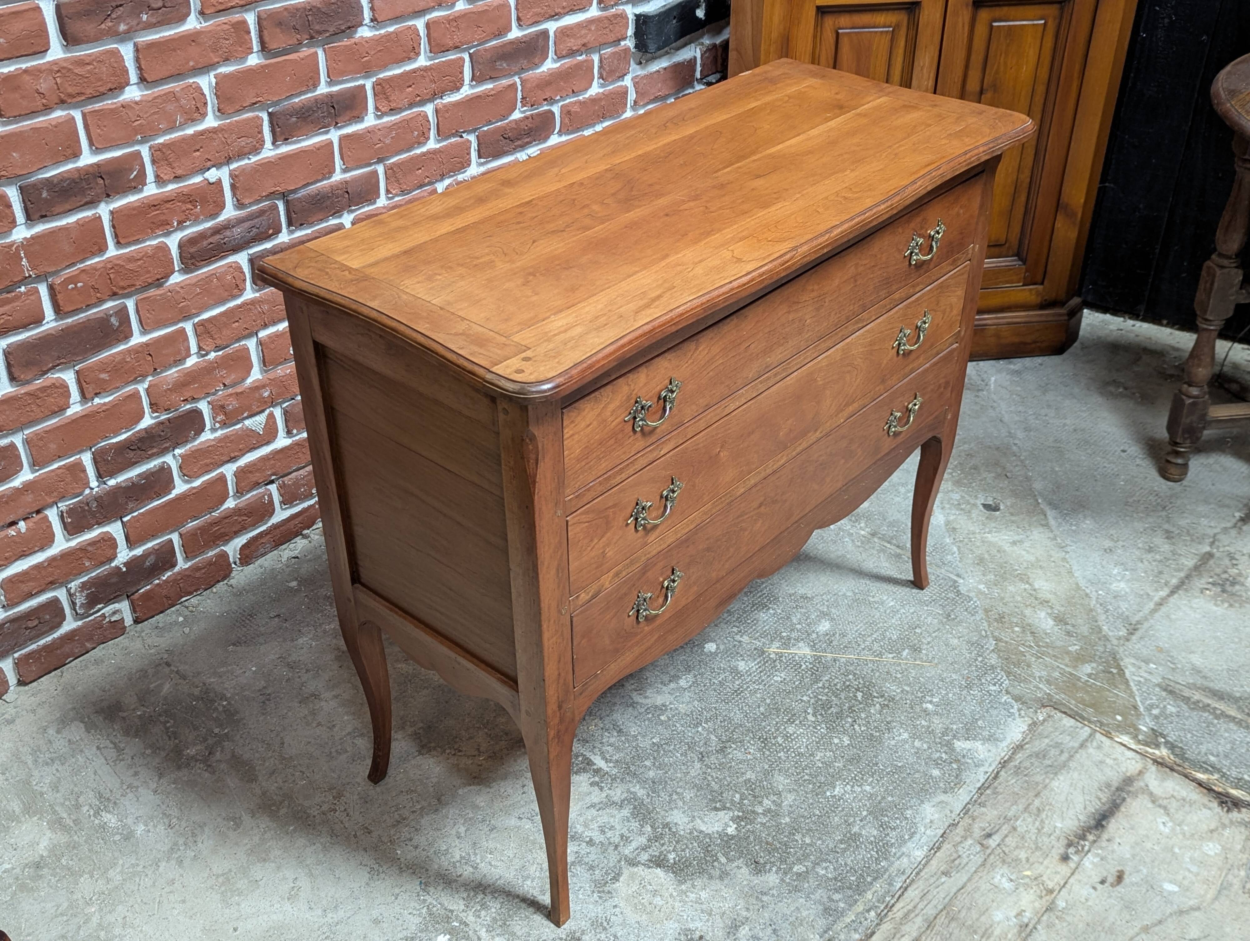 Small Louis XV chest of drawers