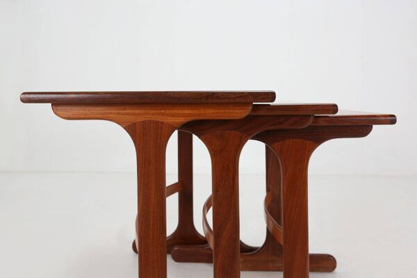 Ensemble de 3 tables gigognes en bois de teck par G-Plan, années 1970, Royaume-Uni vers 1970