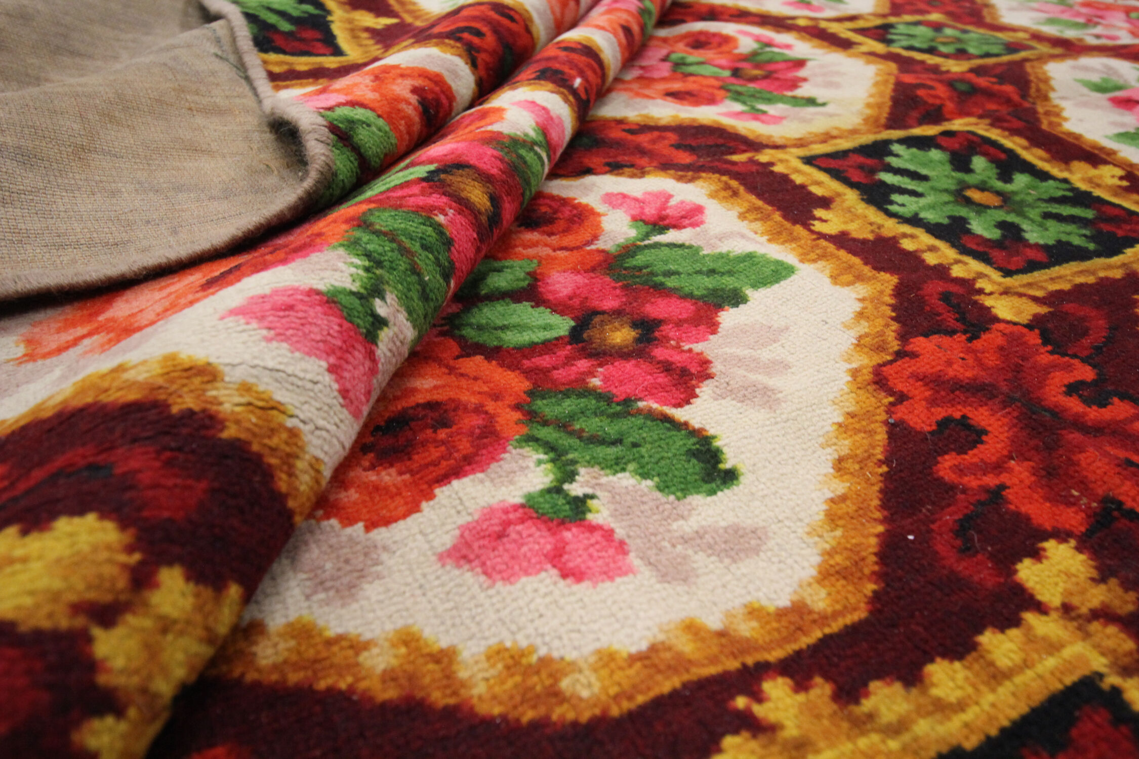 English Axminster Traditional Carpet Area Rug 245x388cm