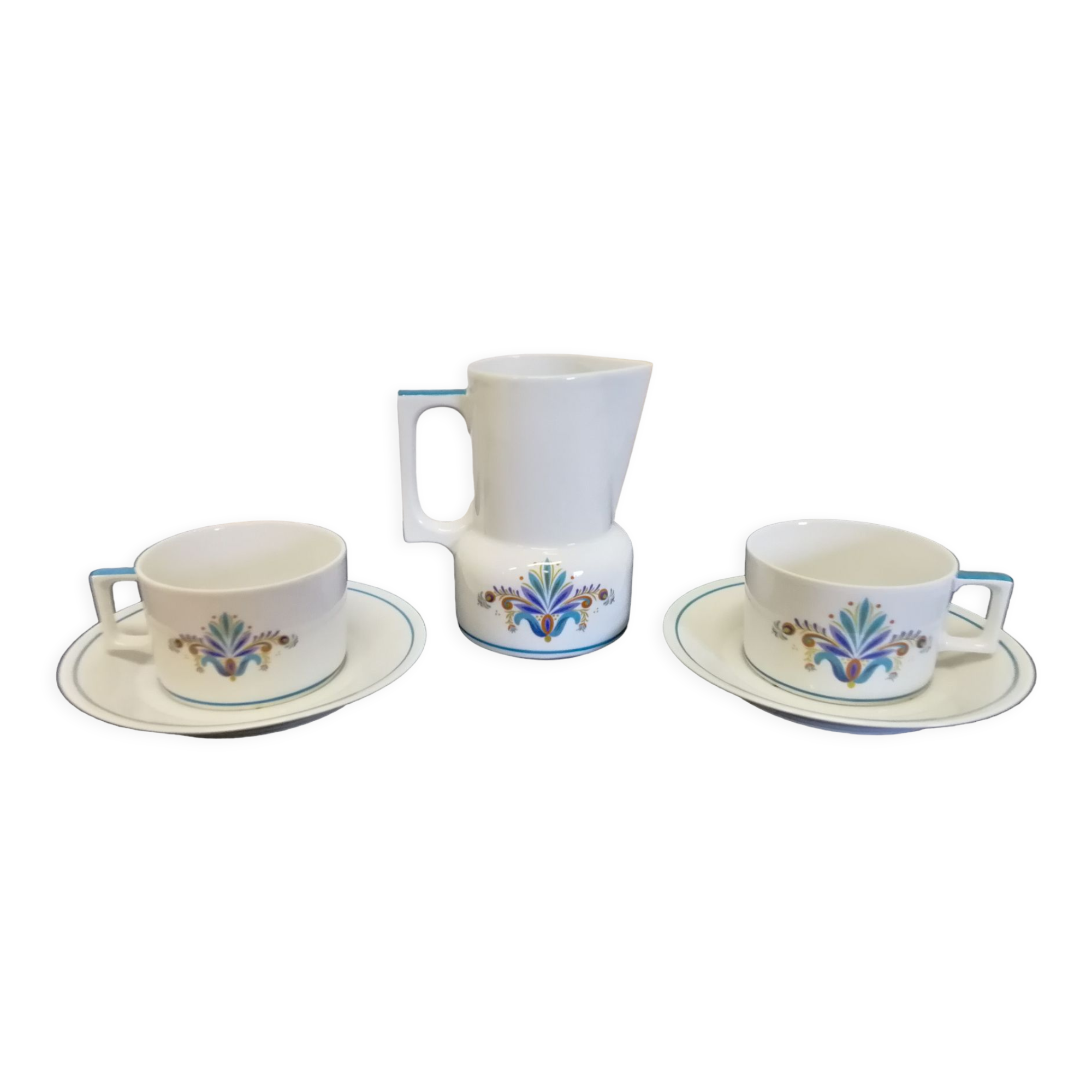 Duo of coffee cups in porcelain