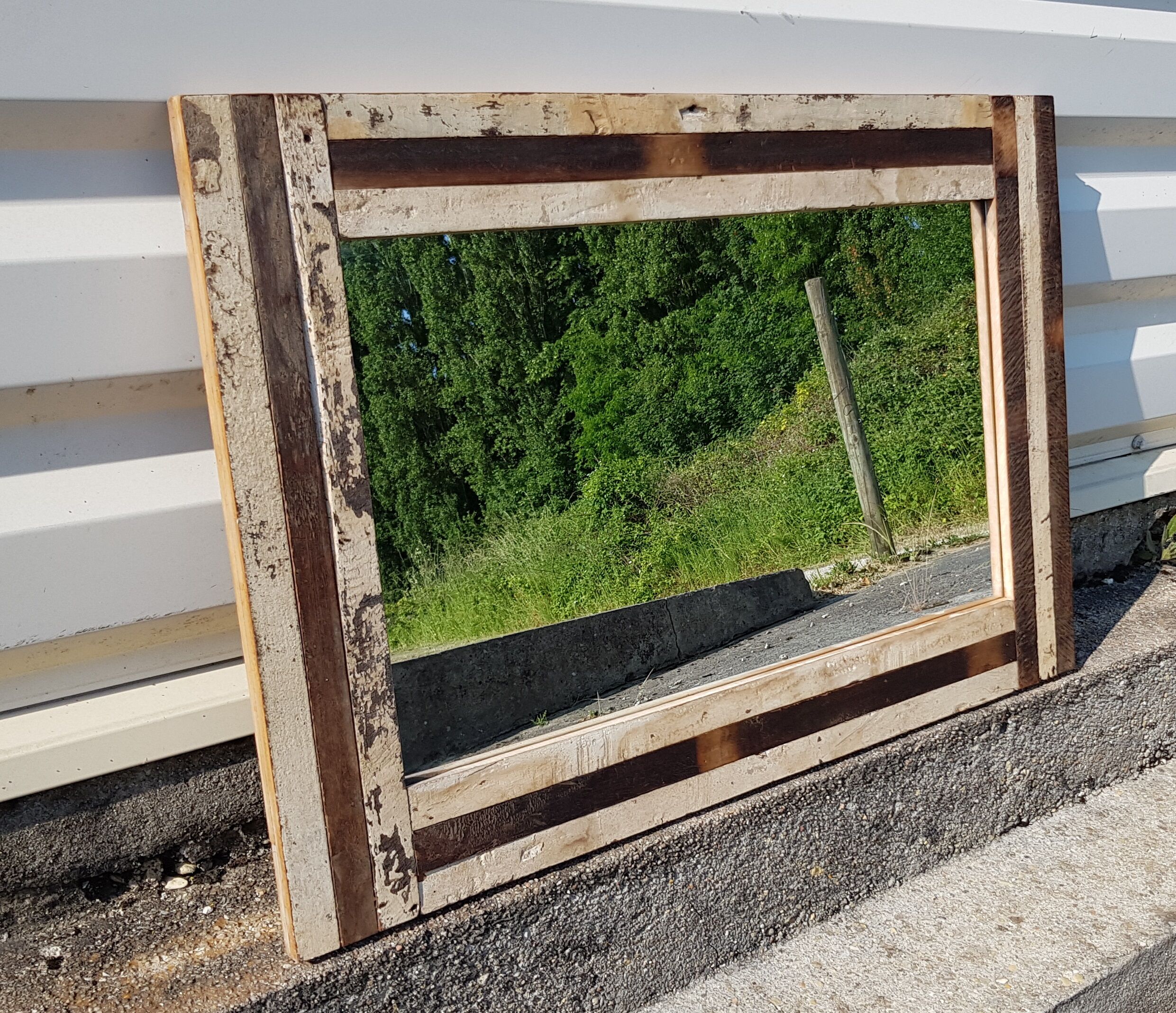 Rectangular mirror in polychrome wood