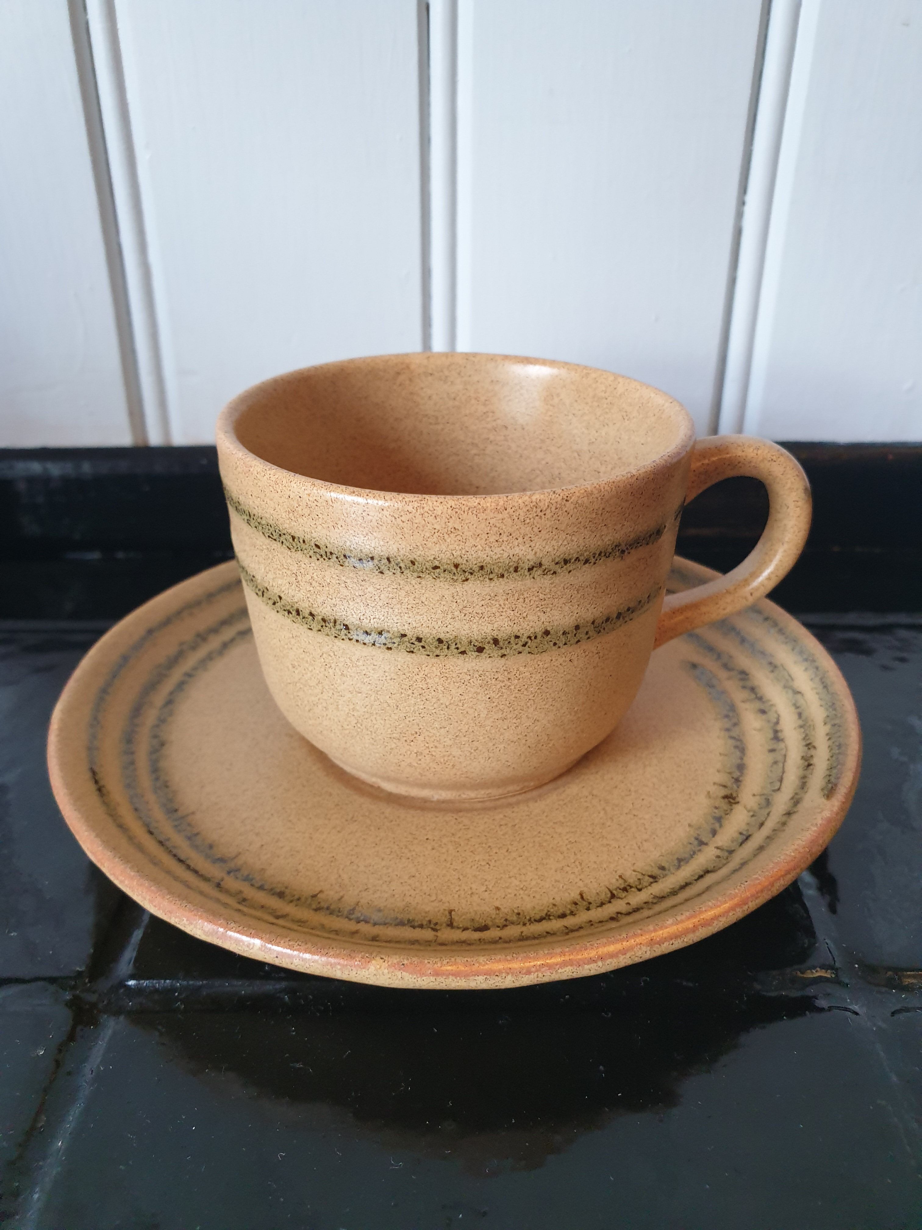 Set of 10 coffee cups with saucers and sandstone sugar