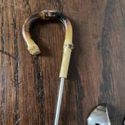 Couverts de service ouvre-bouteilles manches bambou