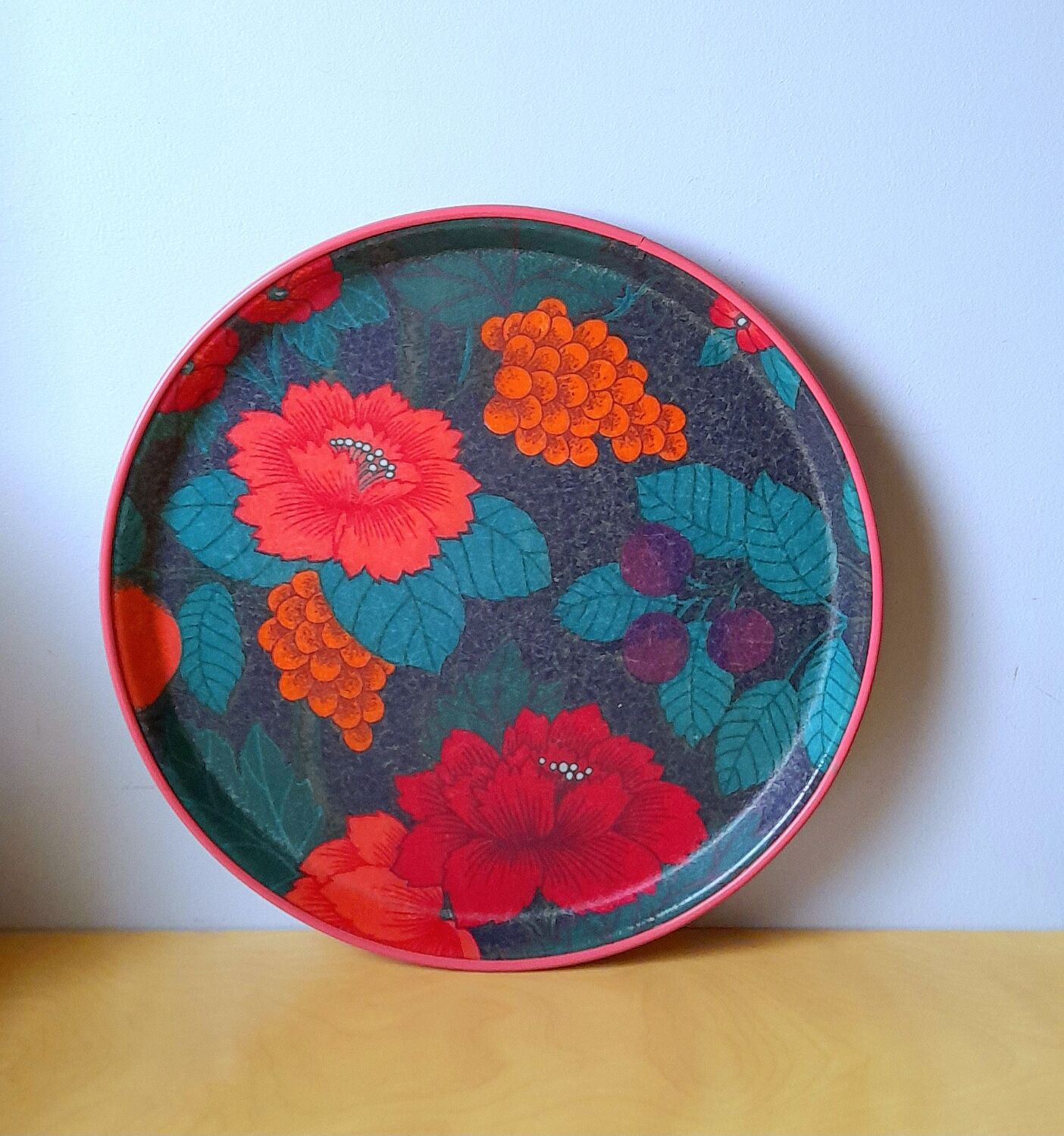 Plateau fleuri en fibre de verre 70s