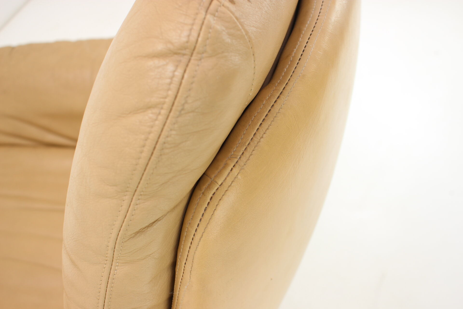 Large Scandinavian Adjustable Leather Armchair by Peem, 1970s, Finland