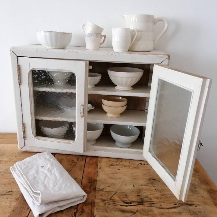Toilet wall cabinet or pharmacy