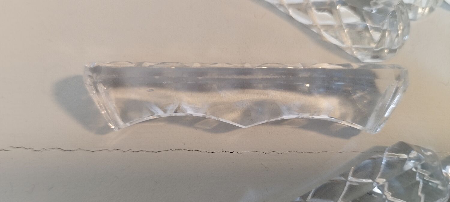 Crystal knife holder