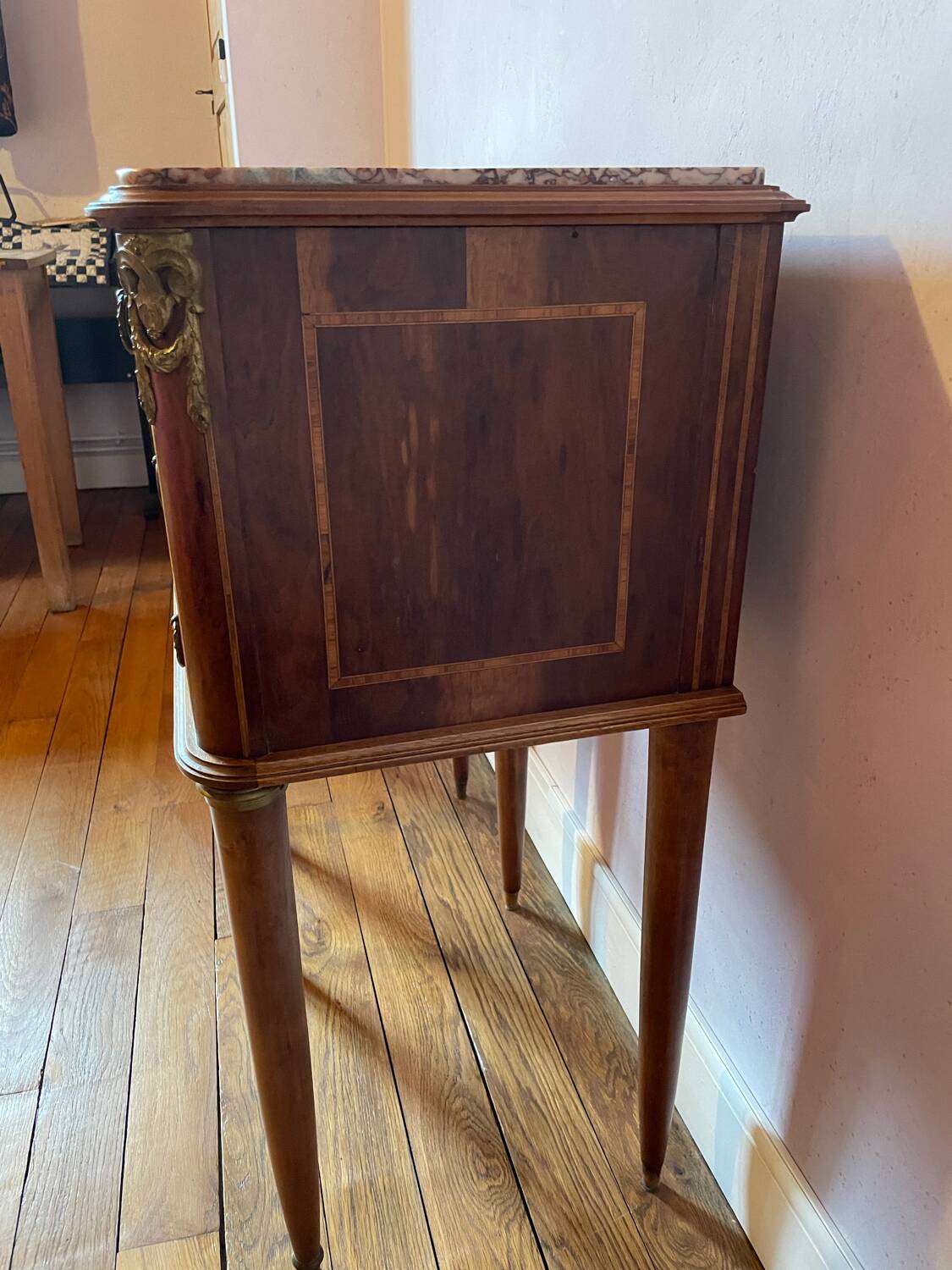 Lot tables de nuit bois et marbre