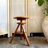 Wooden tripod stool with screw