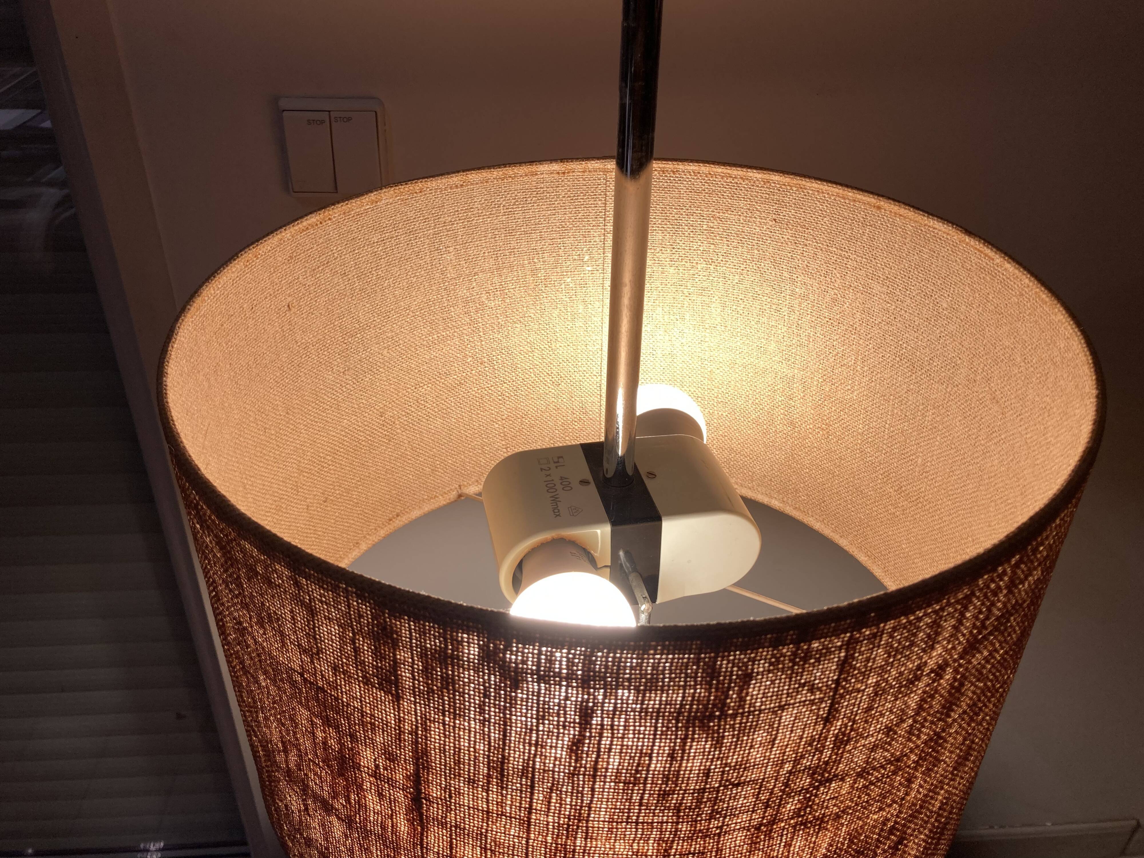 Height adjustable 70s lamp