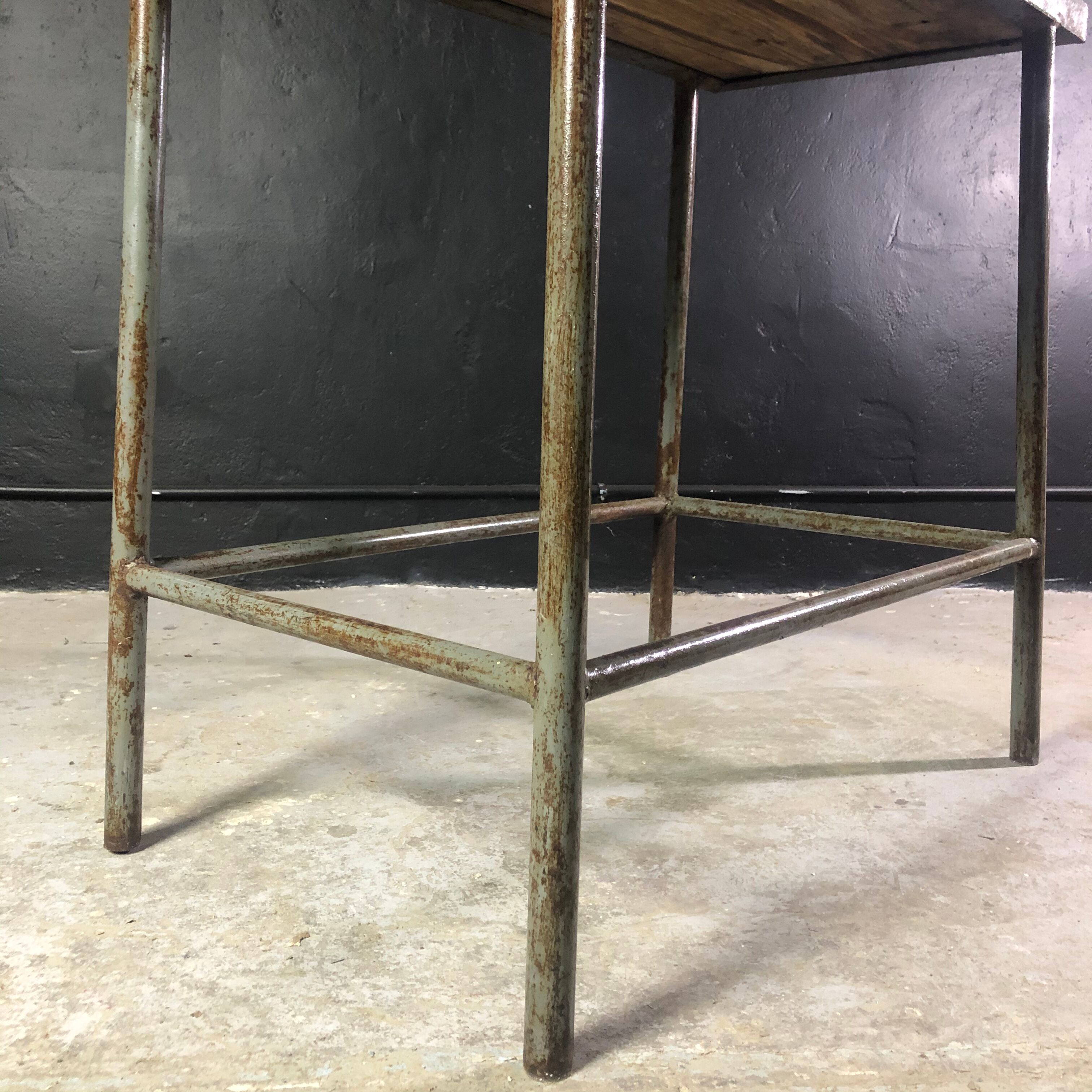Table haute industrielle métal et bois