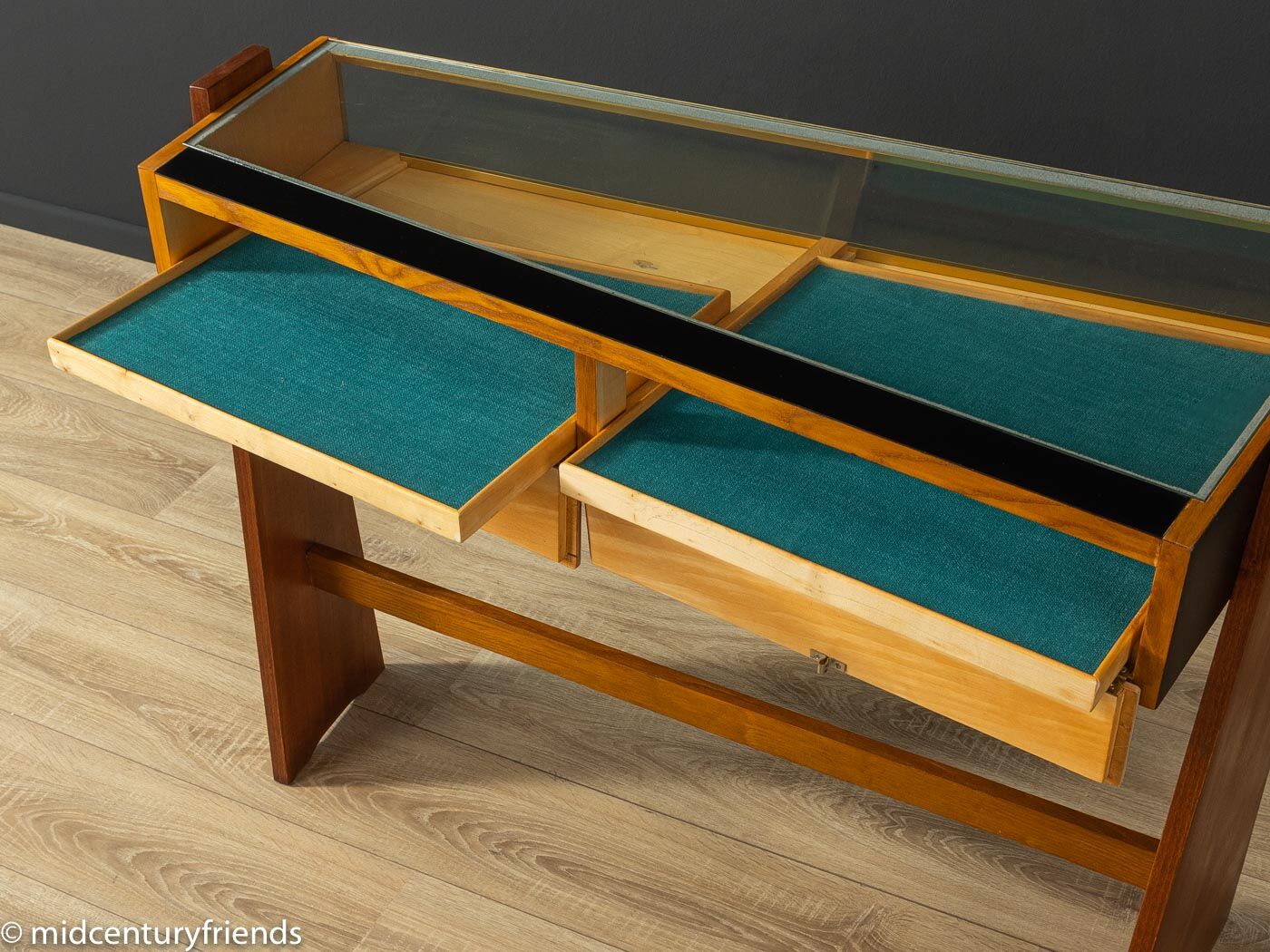 Charming Jewellery Showcase