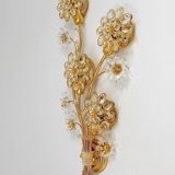 Large wall lamp in gilded brass, Palwa flowers by Ernst Palme, 1970s.