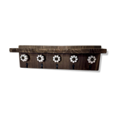Étagère porte clés murale en bois et boutons en céramique