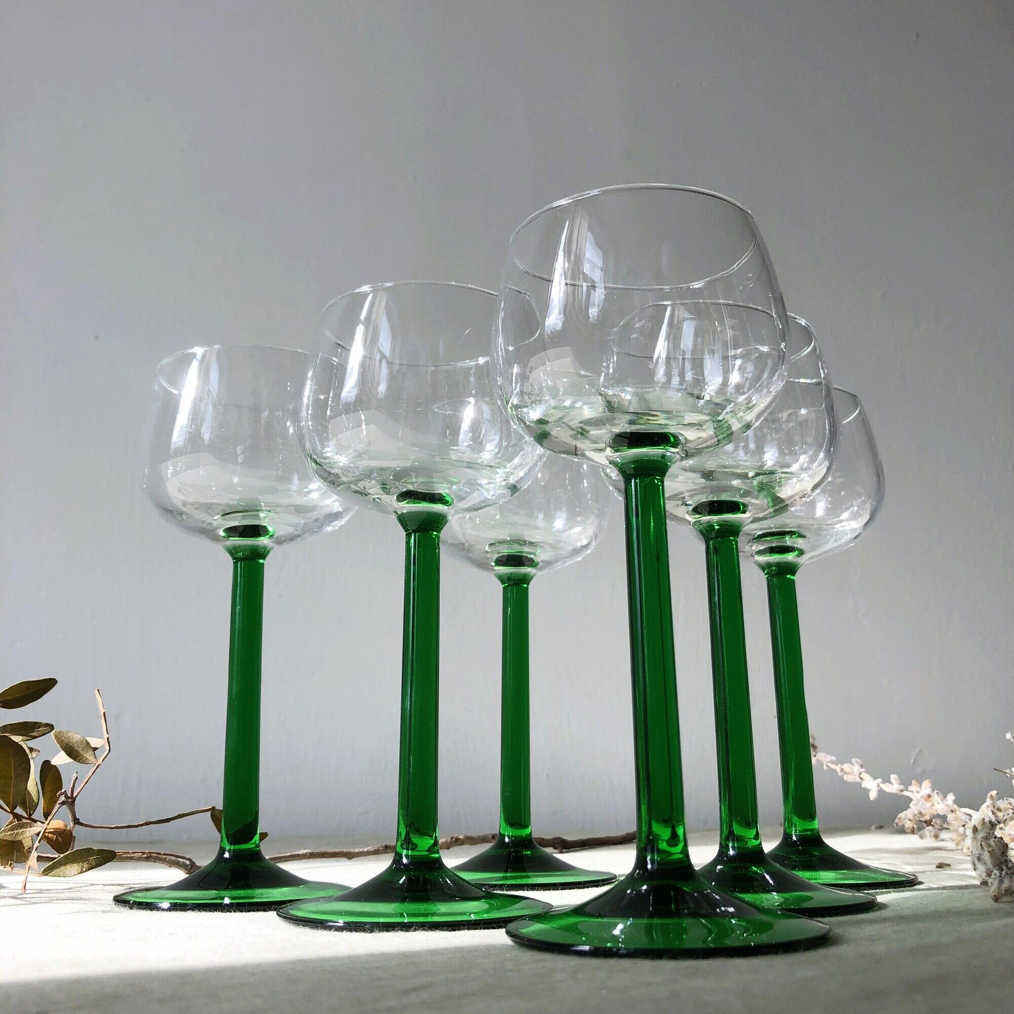 6 elegant green green white wine glasses from Alsace, brand Luminarc Verrerie D'Arques design