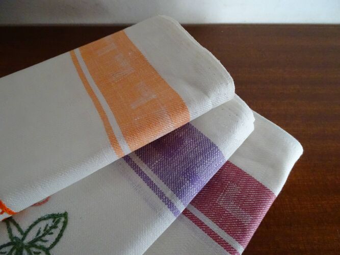 3 vintage embroidered cotton tea towels 89 x 49