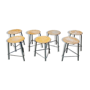 lot de sept tabourets