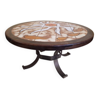 Ceramic coffee table by Dan