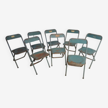 8 chaises pliantes industrielles