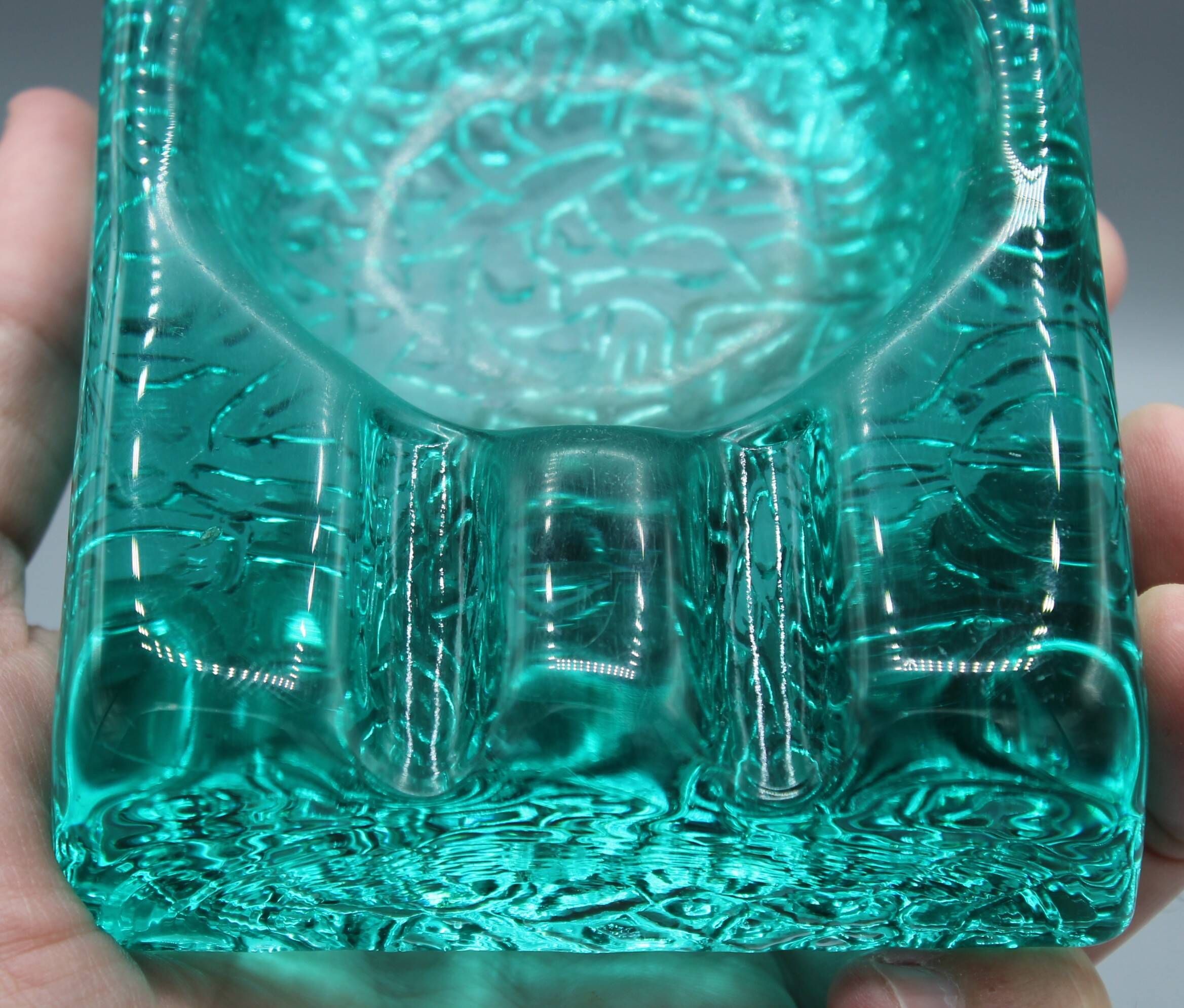 Ancien cendrier en verre design vintage Pukeberg Kosta Boda