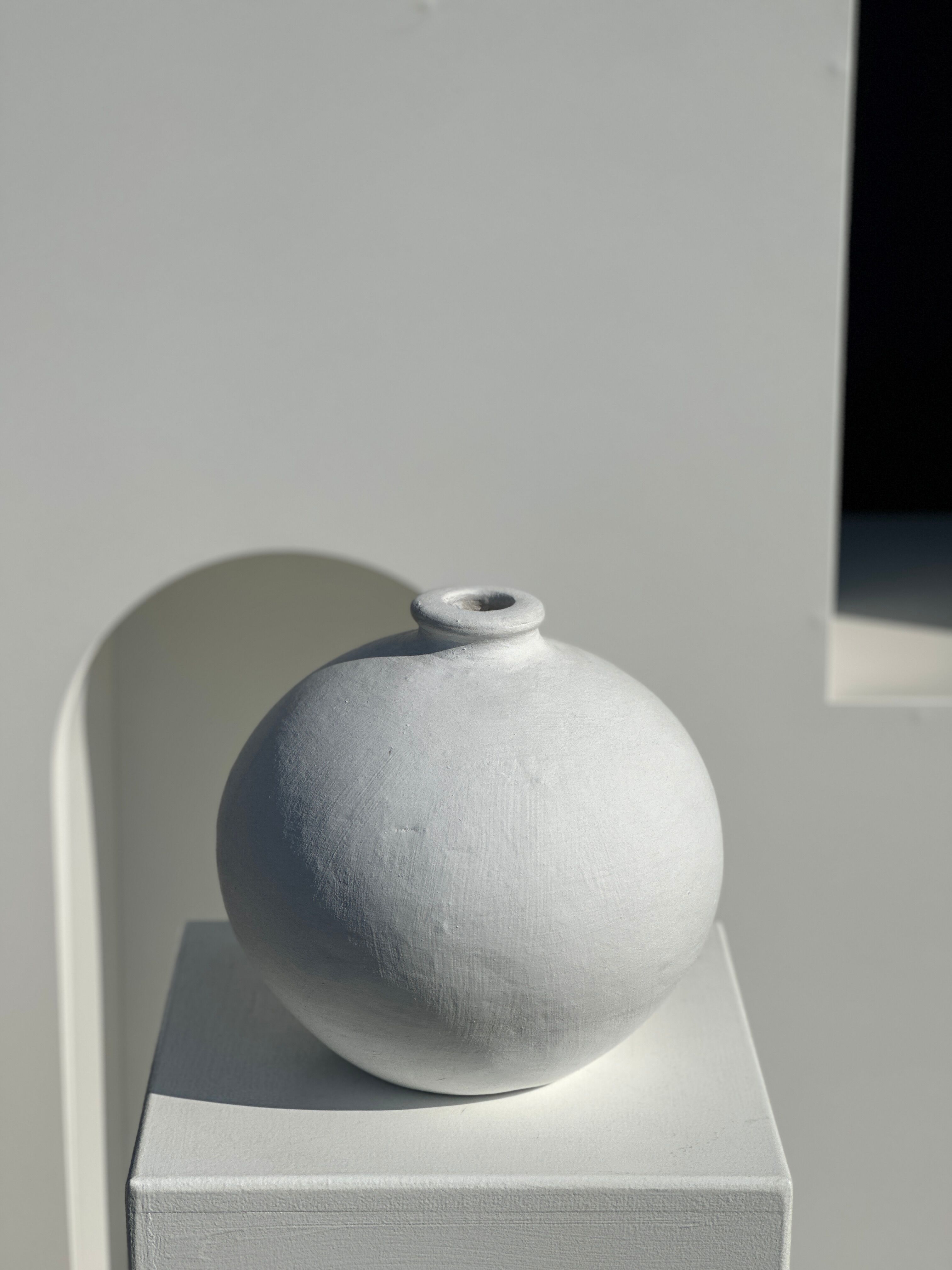 Handcrafted terracotta ball vase painted white H:24 D:26