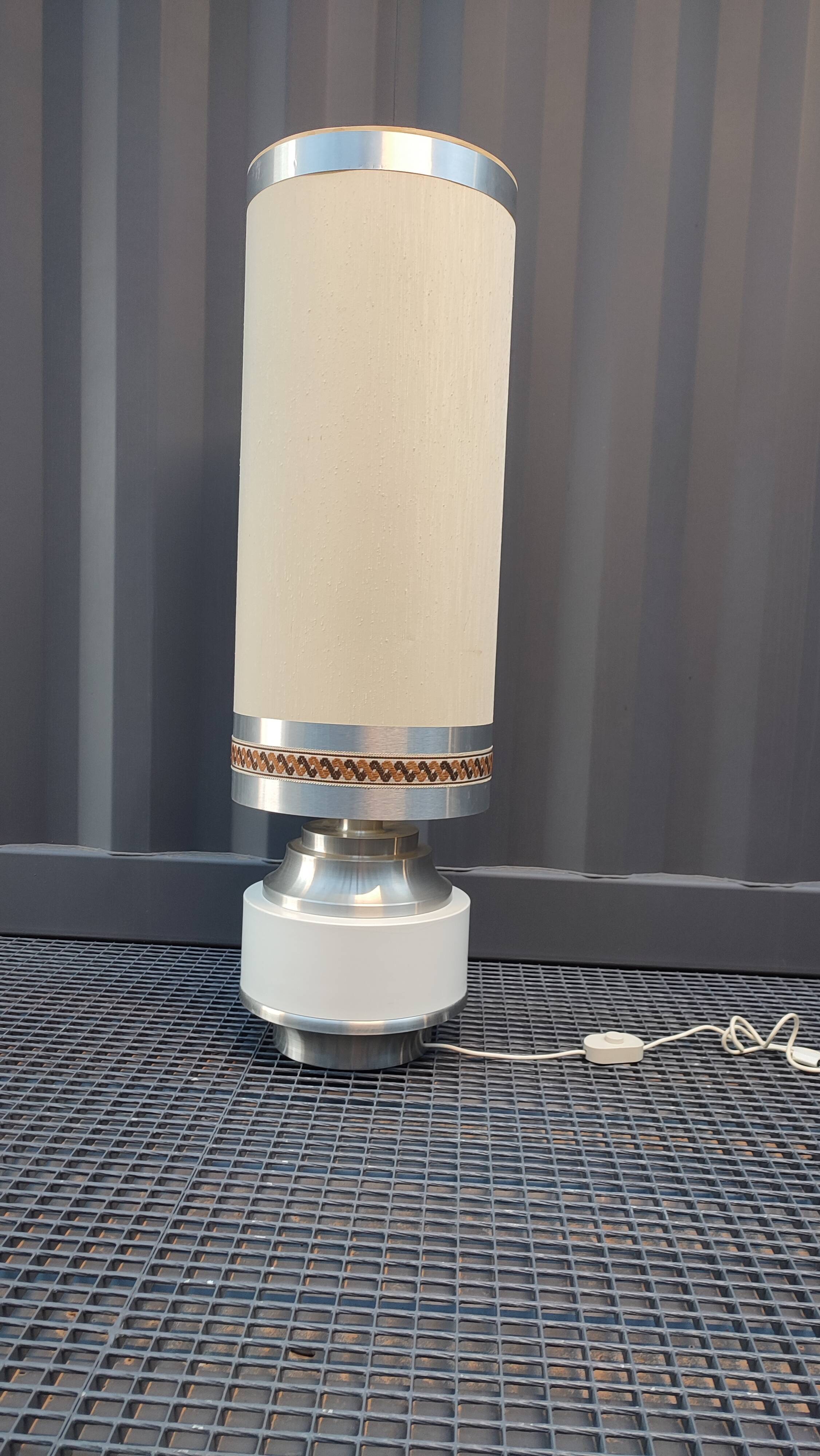 Lampe de parquet cylindrique en aluminium