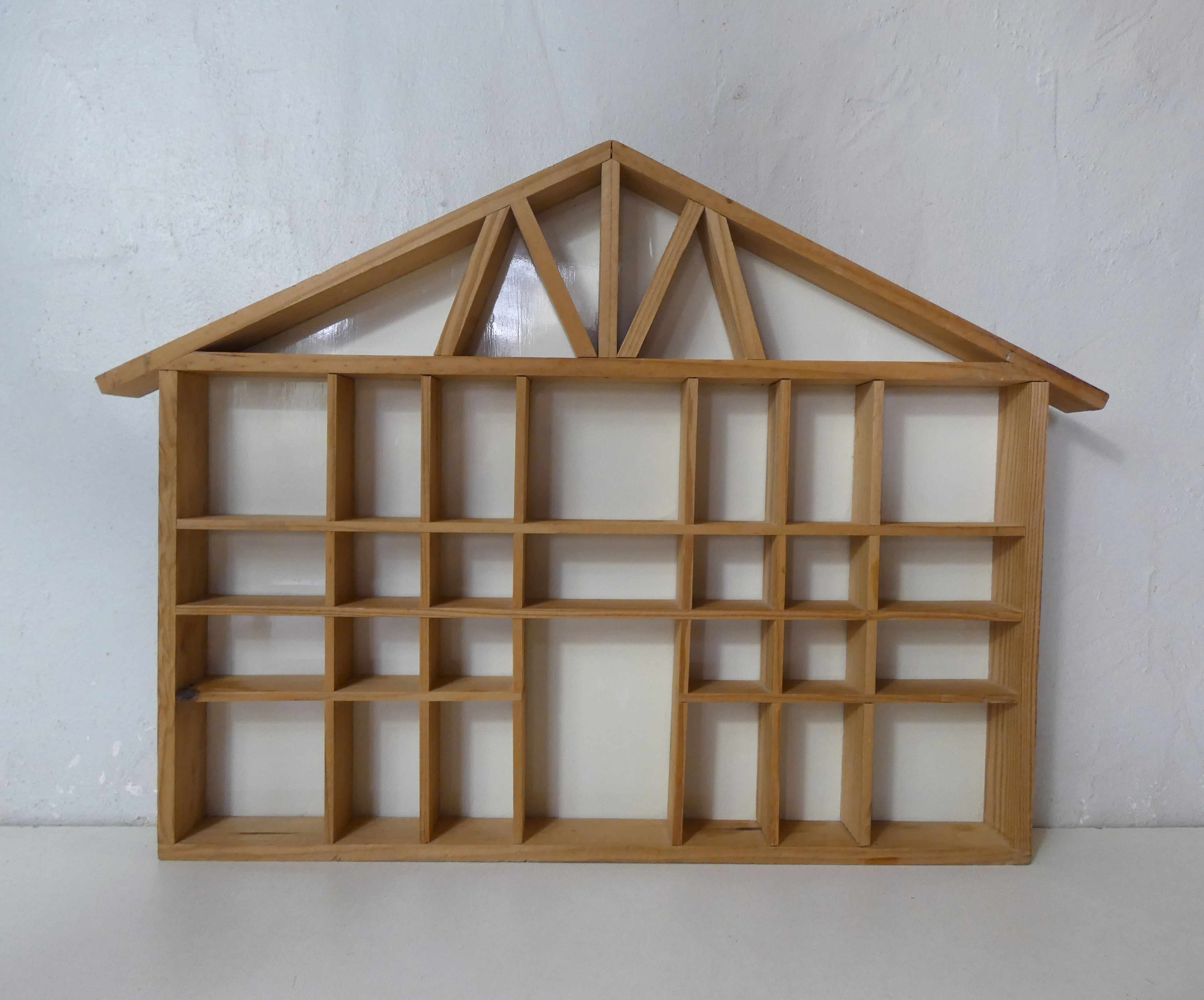 shelf Vintage trinket house