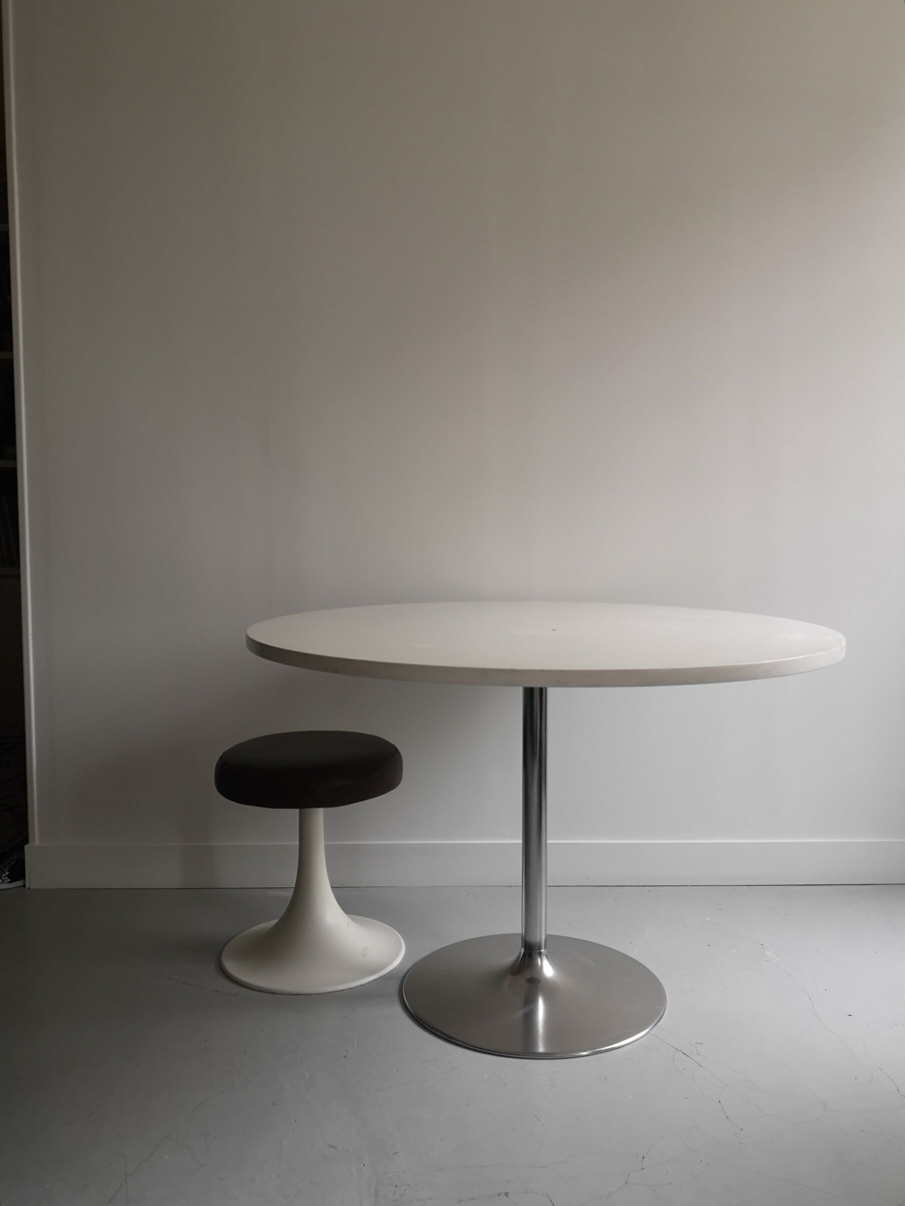 white tulip dining table