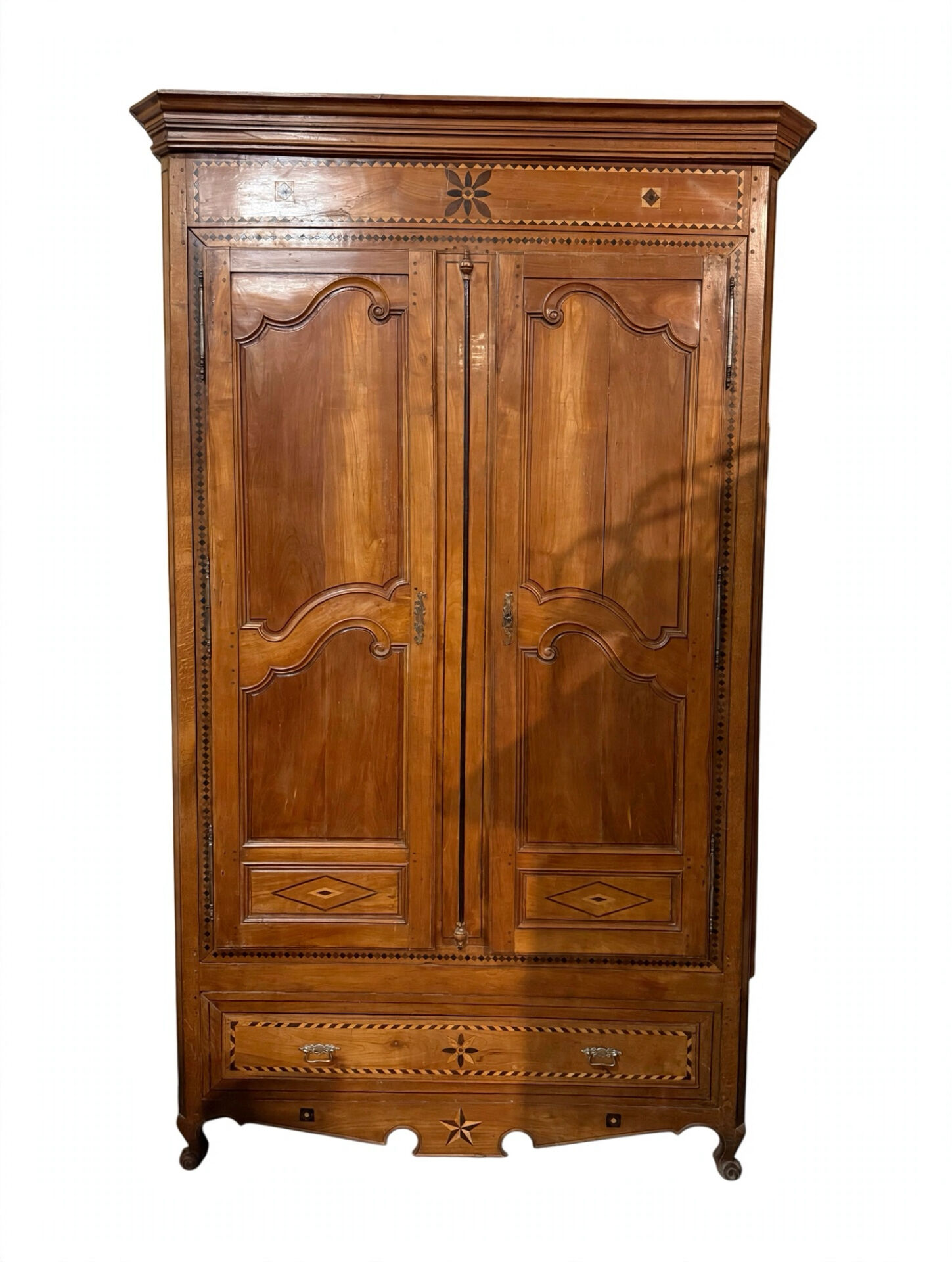 Armoire Saintongeaise avec porte latérale