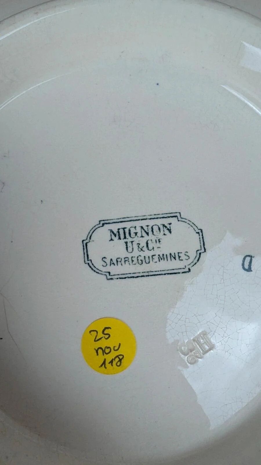 Plate on foot Sarreguemines – model Mignon