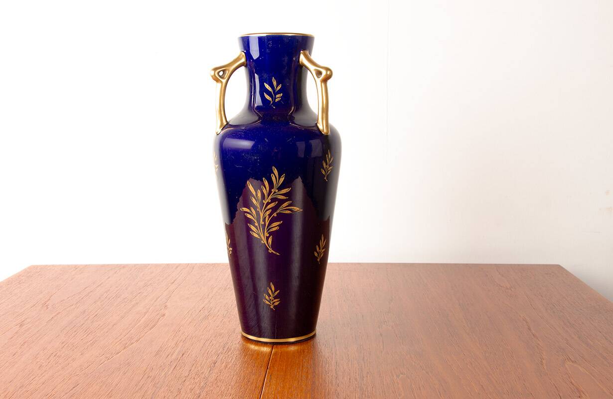 Neo-Classical style porcelain vase, cobal blue, Pinon-Heuzé 1930.