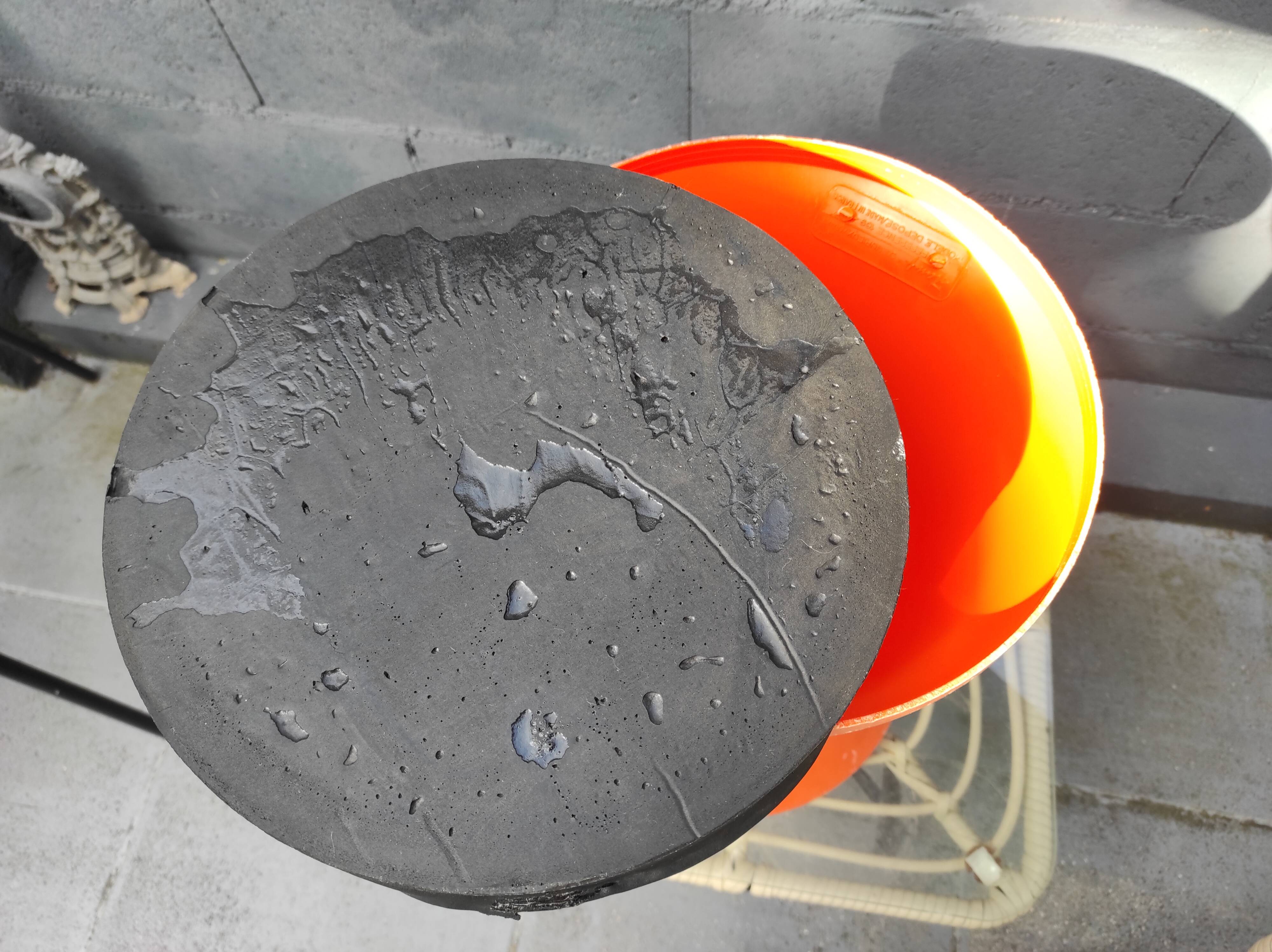 Stamp vintage orange 70's tamtam stool with black foam pad