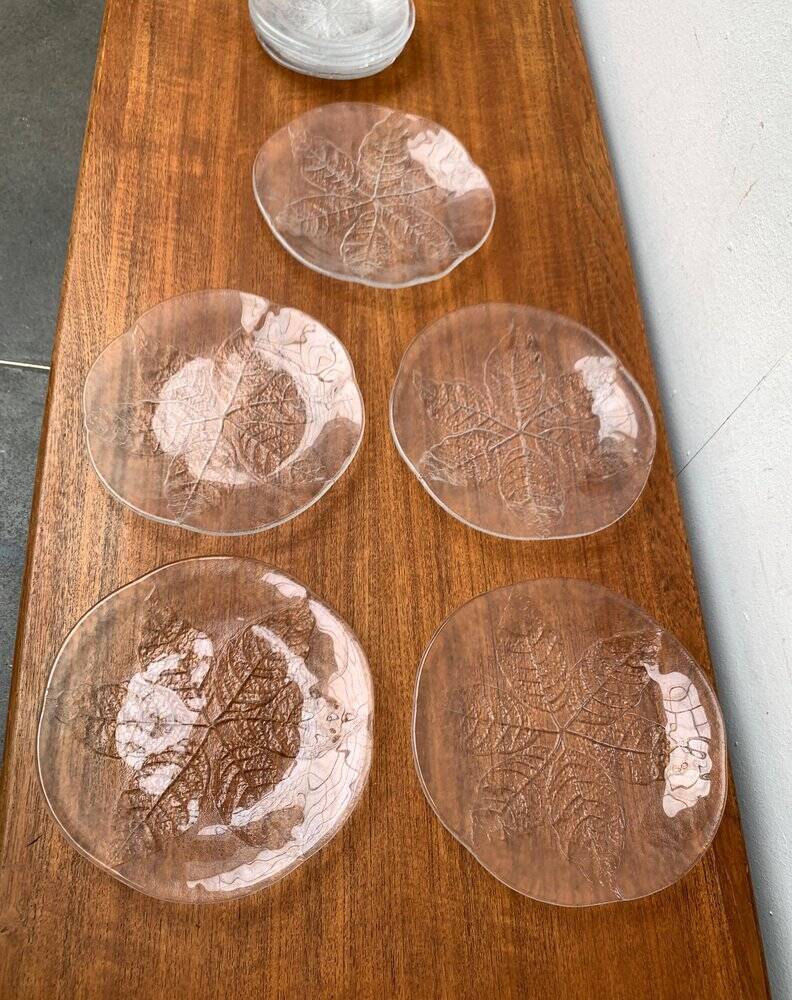 Vintage floral glass plates from Sweden by Ann Wärff for Kosta Boda, set of 11.
